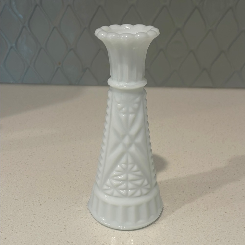 White Vase with Scalloped Rim and Intricate Pattern
